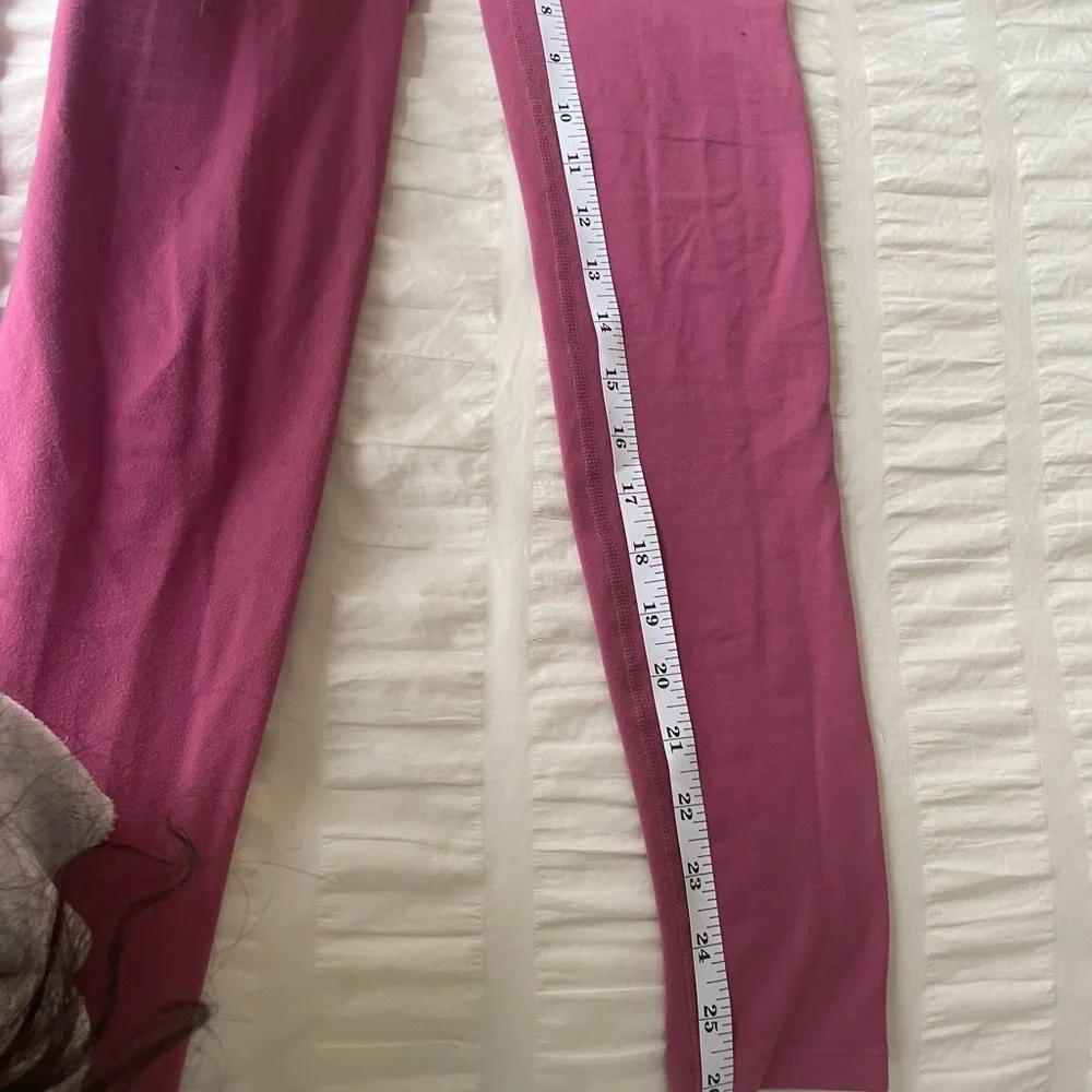 (2 pairs) Beyond Yoga Valentines' Day Balletcore bundle - Picture 3 of 10